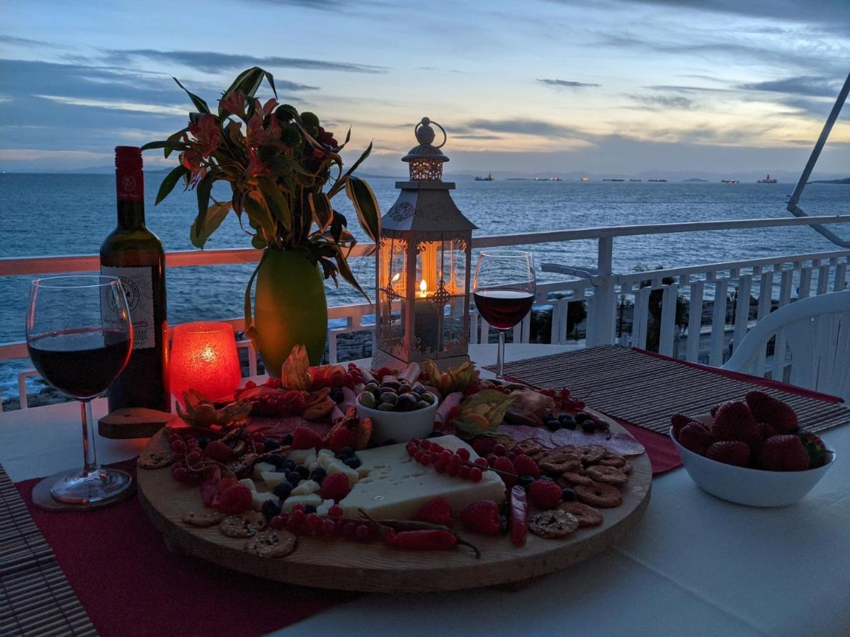 Luxurious Sea View Apartment ピレウス エクステリア 写真